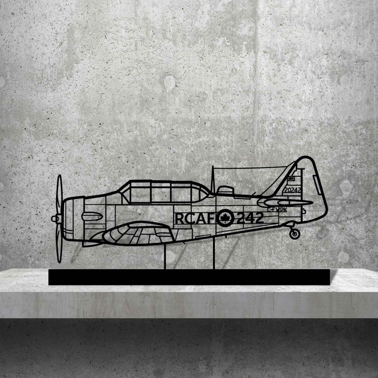 Harvard Silhouette Metal Art Stand