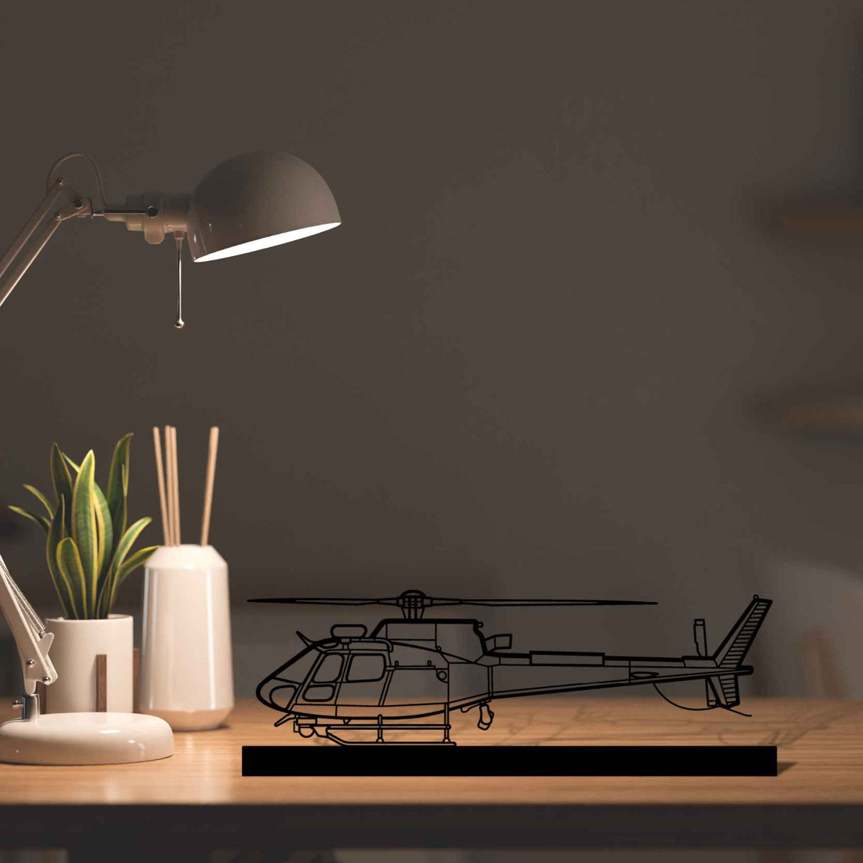 H125E Silhouette Metal Art Stand