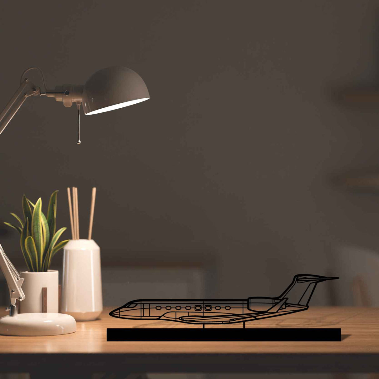 G650 Silhouette Metal Art Stand