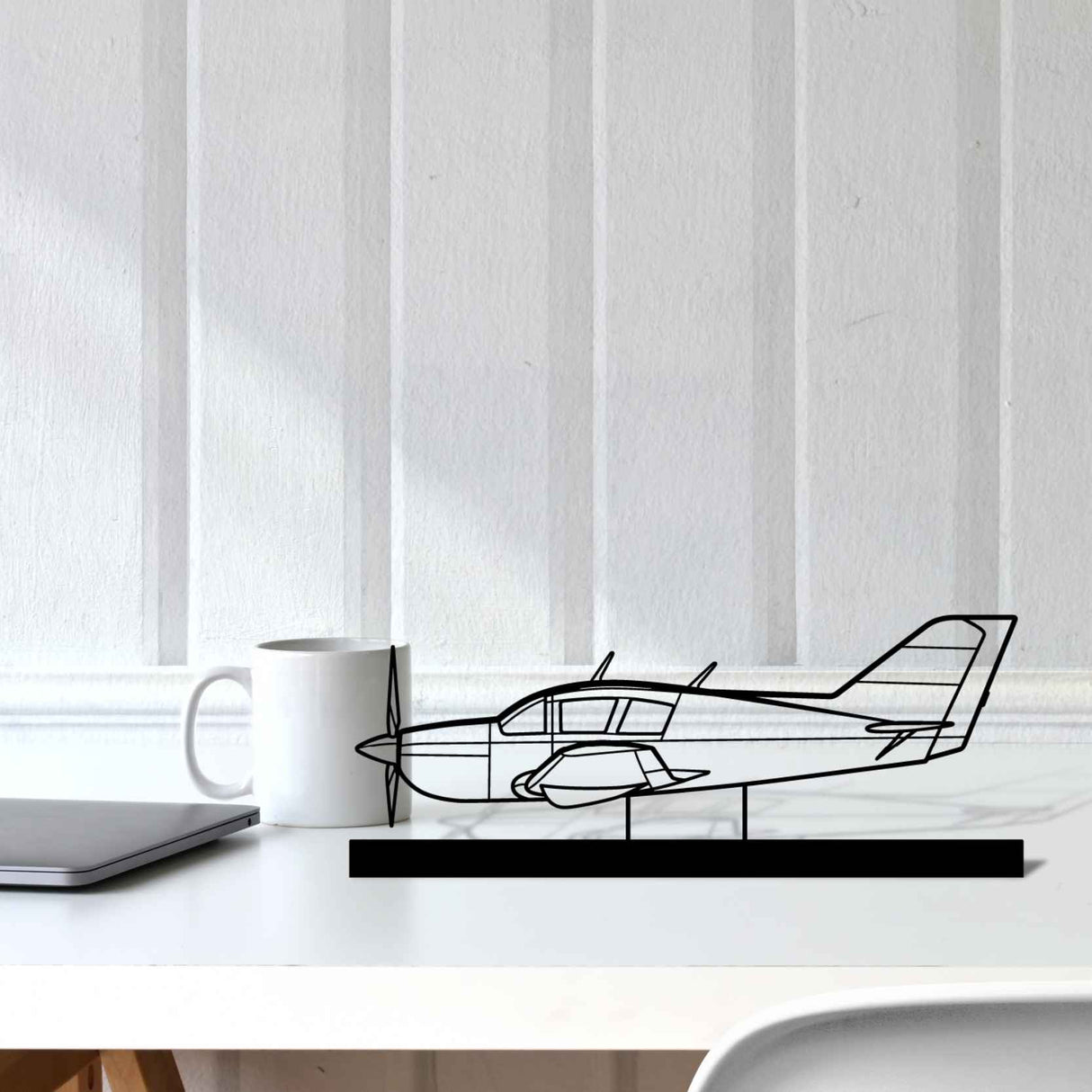 Viking 17-31A Silhouette Metal Art Stand